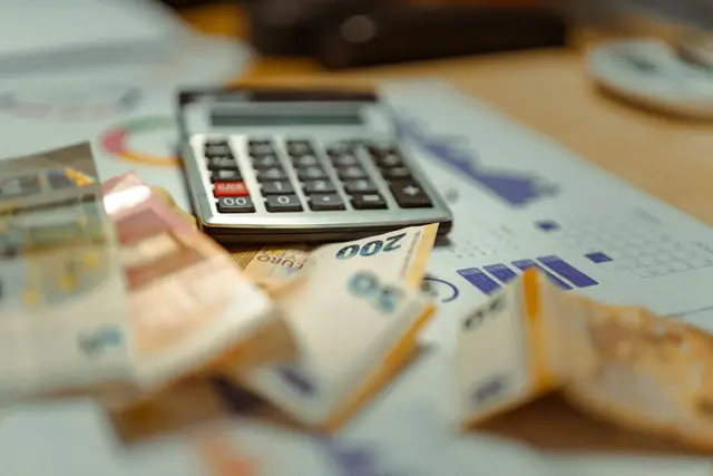 The Fiscal Tightrope: Can France Cut Debt Without Losing the Street?